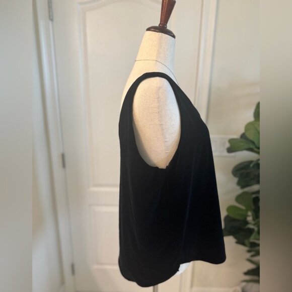 Black Velour Camisole in Women’s Size XL ❤️ - Picture 4 of 11